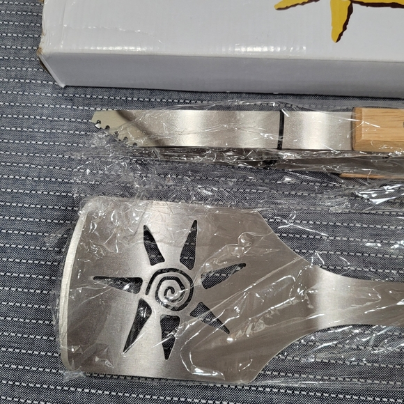 Tobin James Winery | BBQ/Grilling Tool Set - Picture 3 of 6